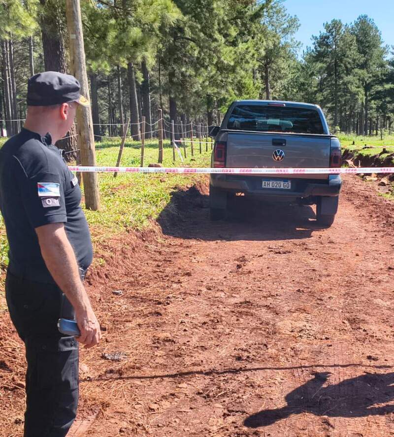 Continúa la investigación por el homicidio en Puerto Rico: levantaron huellas y rastros biológicos en la camioneta de la víctima imagen-4