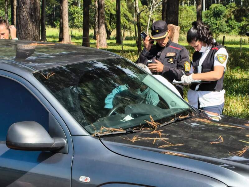 Continúa la investigación por el homicidio en Puerto Rico: levantaron huellas y rastros biológicos en la camioneta de la víctima imagen-6