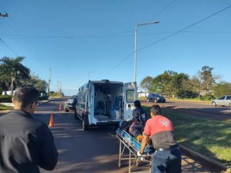Siniestro vial en Posadas: un motociclista resultó lesionado tras un despiste Siniestro vial en Posadas: un motociclista resultó lesionado tras un despiste imagen-2
