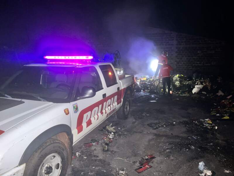 Bomberos sofocaron un incendio de residuos en un predio abandonado de Garupá imagen-30