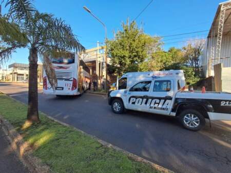 Choque entre una motocicleta y un micro en Posadas imagen-4