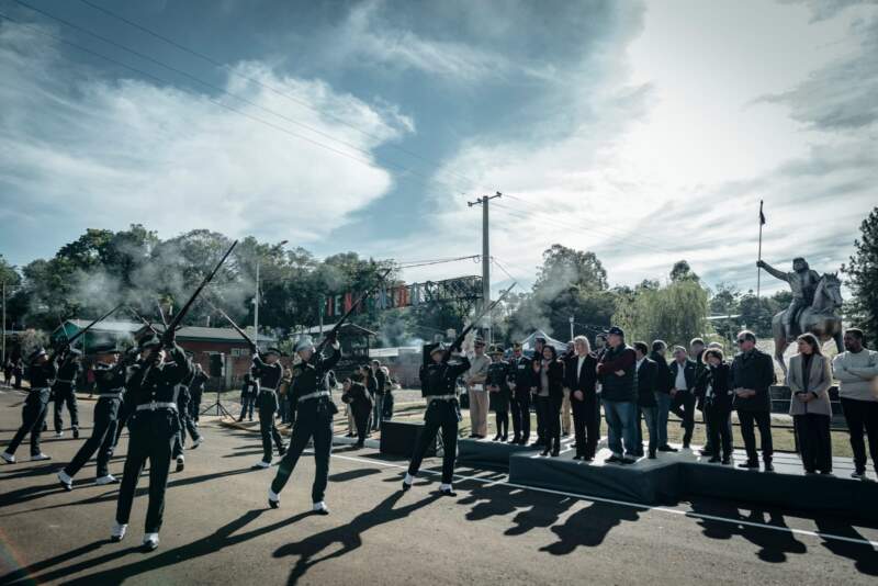 En el aniversario de Almafuerte, Passalacqua resaltó que “si no fuese por el pueblo misionero sería muy difícil avanzar” en el desarrollo de la provincia imagen-2