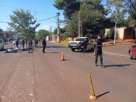 Siniestro vial entre motos en Posadas dejó dos lesionados imagen-4