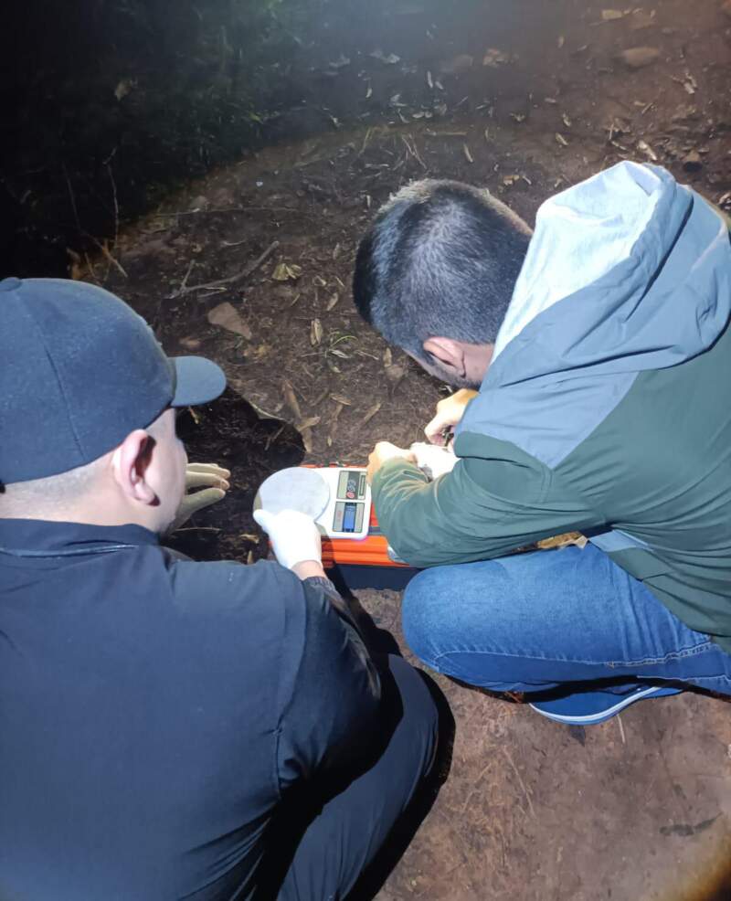 La Policía incautó más de un kilo de cocaína valuado en casi $25 millones tras una persecución por el monte en Puerto Iguazú 5 La Policía incautó más de un kilo de cocaína valuado en casi $25 millones tras una persecución por el monte en Puerto Iguazú imagen-4