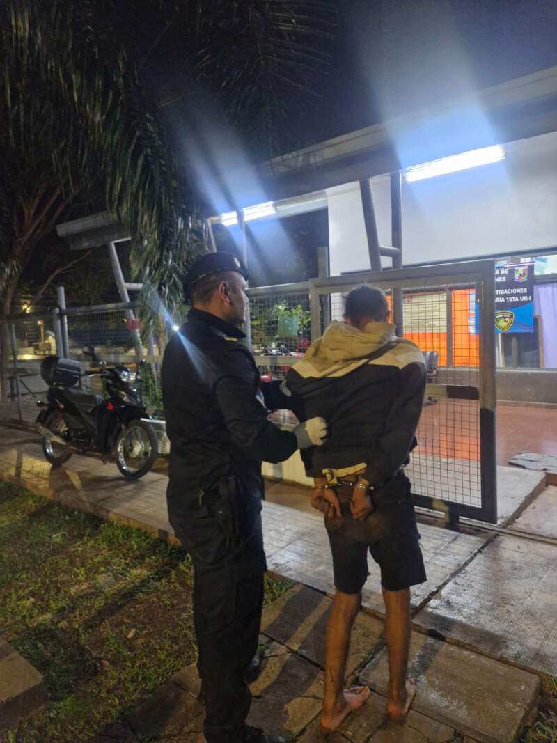 Lo detectaron por cámaras del 911 dentro de un club y lo arrestaron in fraganti antes del robo en Posadas 7 Lo detectaron por cámaras del 911 dentro de un club y lo arrestaron in fraganti antes del robo en Posadas imagen-6