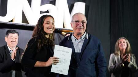 "Hay esperanza en la educación pública, es por ahí", destacó el Gobernador en el acto de colación de 141 egresados de Arte y Diseño, de Oberá imagen-11