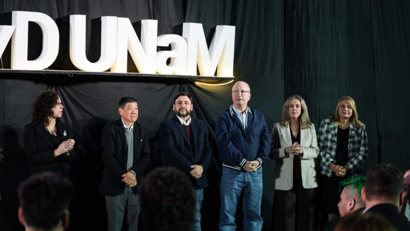 "Hay esperanza en la educación pública, es por ahí", destacó el Gobernador en el acto de colación de 141 egresados de Arte y Diseño, de Oberá imagen-12