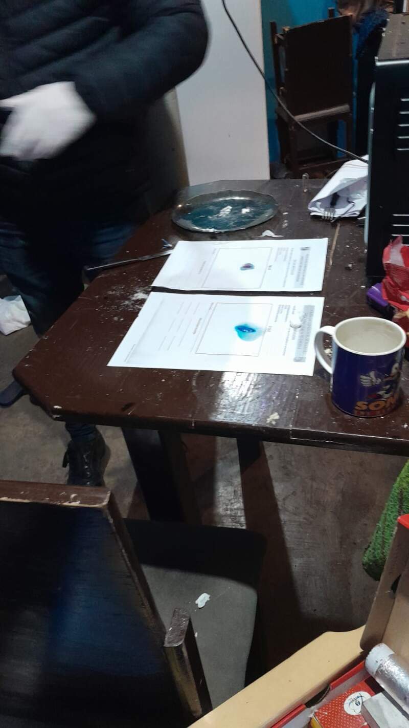 Una policía escuchó los gritos de auxilio y rescataron a un jubilado: su hijo le quitaba dinero para los medicamentos imagen-4