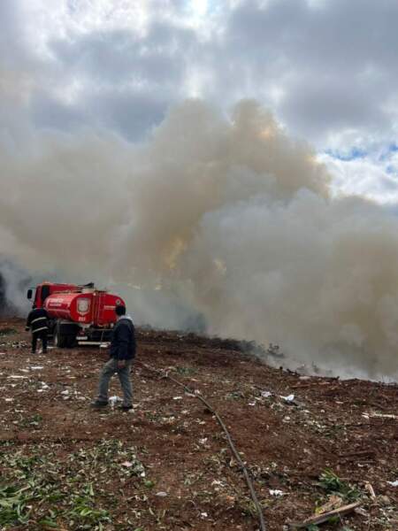 Bomberos combatieron un incendio de gran magnitud en un basural en San Isidro imagen-11