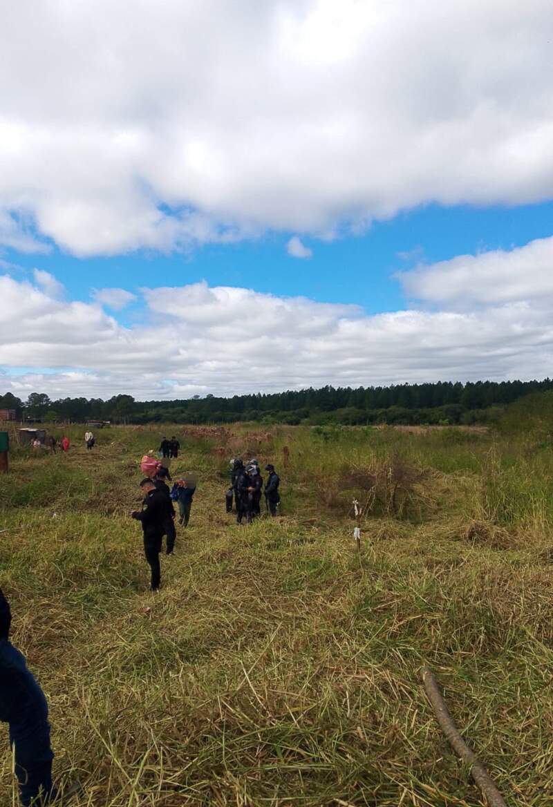 La Policía desbarató un intento de toma ilegal de terrenos municipales en Posadas 5 La Policía desbarató un intento de toma ilegal de terrenos municipales en Posadas imagen-4