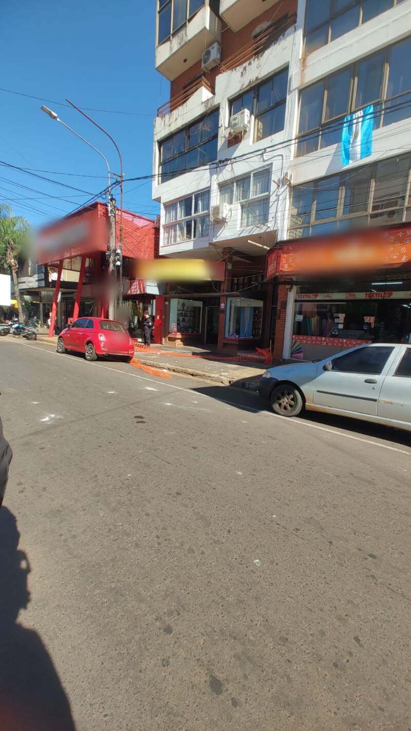 Desprendimiento de mampostería de un departamento en Posadas: dicen que "no hay riesgo de colapso estructural en el edificio" imagen-2