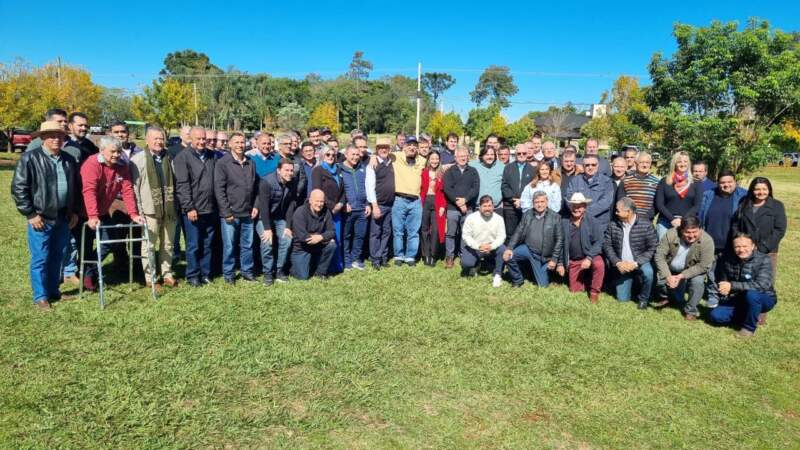 El “Acuerdo de Ruiz de Montoya”: 67 intendentes sellaron unidad política, municipalismo y respaldo a la gobernabilidad provincial imagen-12
