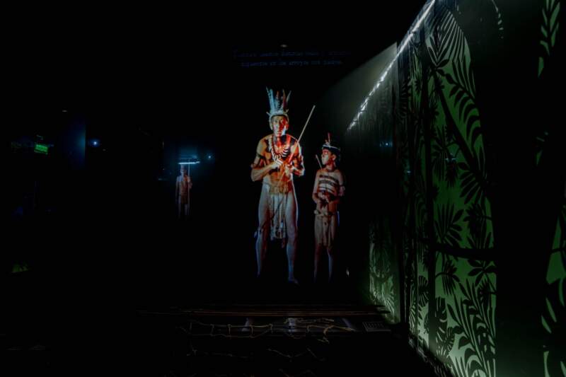 En la reapertura del Centro de Interpretación Jesuítico Guaraní de San Ignacio Miní, Passalacqua destacó que es una "experiencia inmersiva, tecnológica, que permite introducirse en ese histórico universo" 12 En la reapertura del Centro de Interpretación Jesuítico Guaraní de San Ignacio Miní, Passalacqua destacó que es una "experiencia inmersiva, tecnológica, que permite introducirse en ese histórico universo" imagen-11