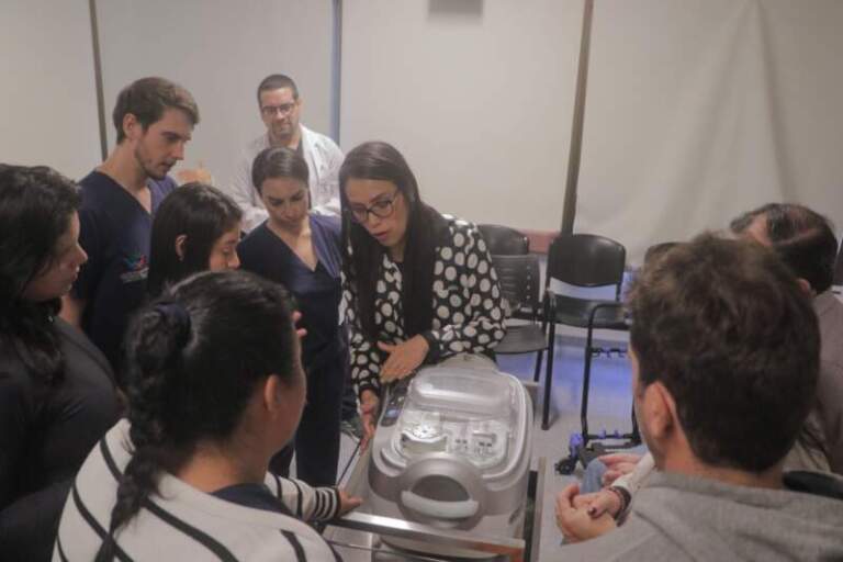 Máquinas que salvan riñones: cómo Misiones avanza en trasplantes en el Madariaga con equipamiento de vanguardia Máquinas que salvan riñones: cómo Misiones avanza en trasplantes en el Madariaga con equipamiento de vanguardia imagen-9