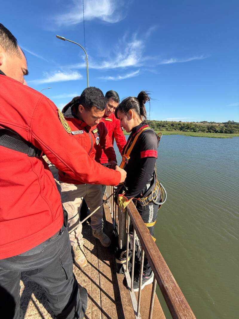 Entre corrientes, profundidad y visibilidad nula: así se entrenan los buzos tácticos de la Policía de Misiones imagen-4