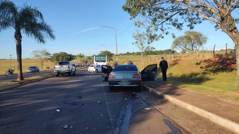 Triple choque en Posadas: un joven fue hospitalizado y buscan a dos ocupantes que abandonaron el auto imagen-13