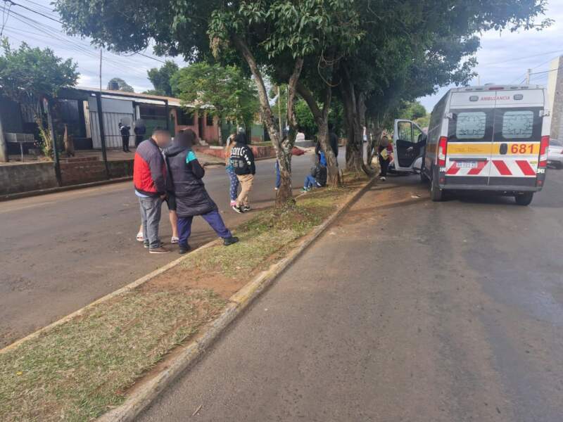 Dos hombres resultaron lesionados tras chocar en motocicleta contra un árbol en Posadas 5 Dos hombres resultaron lesionados tras chocar en motocicleta contra un árbol en Posadas imagen-4
