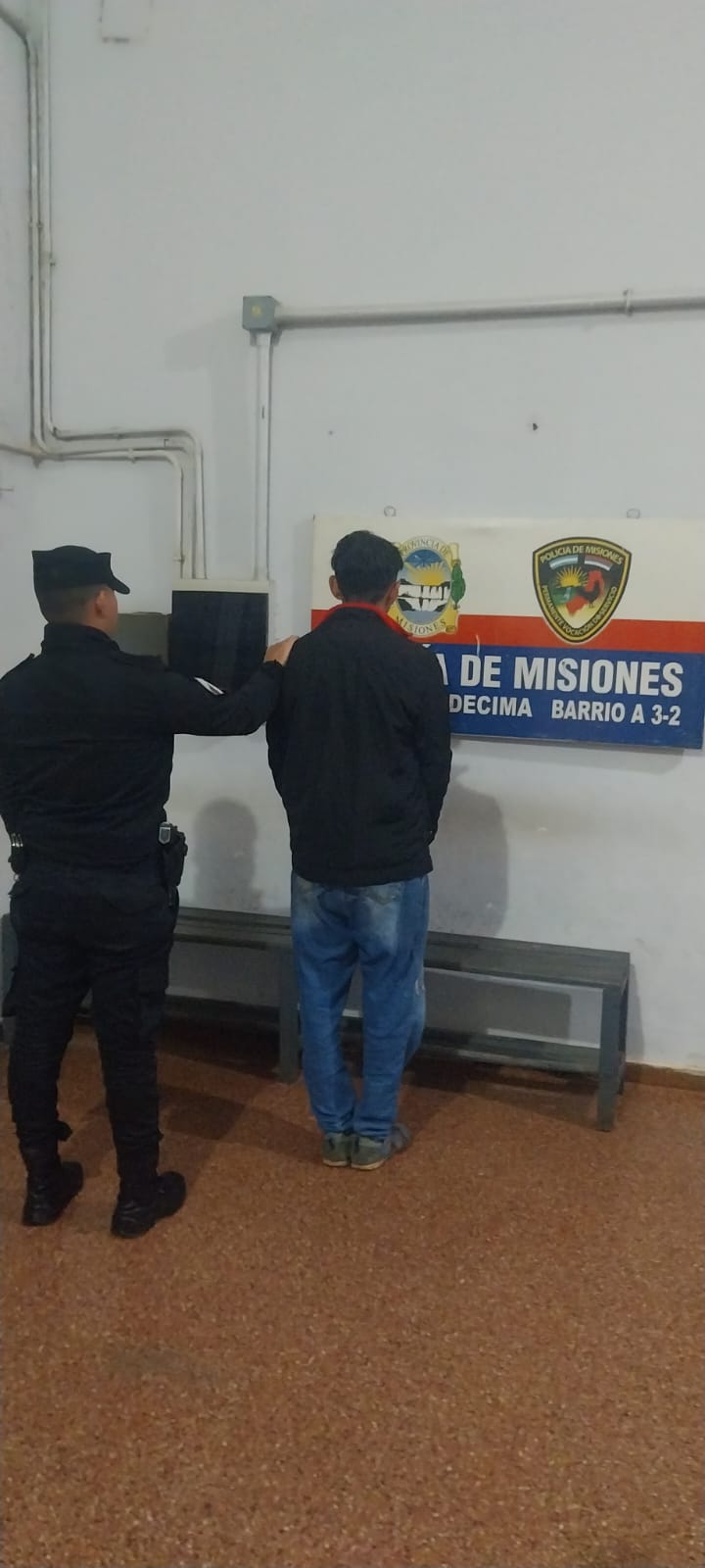 Arrojó muebles y electrodomésticos durante un episodio de violencia familiar, fue detenido imagen-2