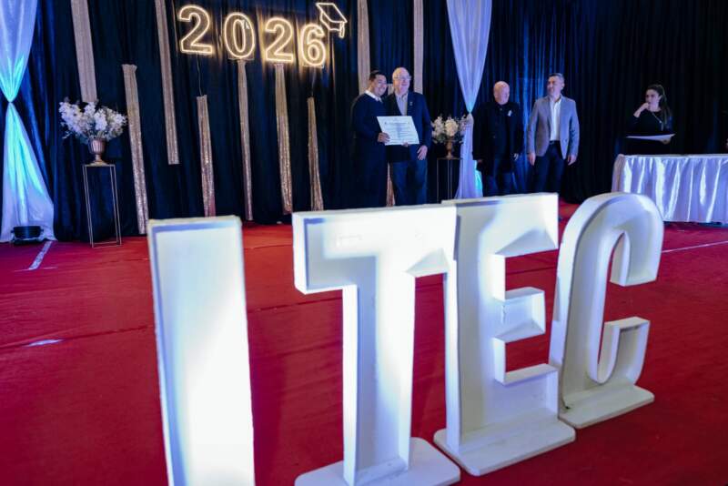 Passalacqua participó de la colación del Itec Iguazú y destacó la formación técnica para el desarrollo turístico 9 Passalacqua participó de la colación del Itec Iguazú y destacó la formación técnica para el desarrollo turístico imagen-8