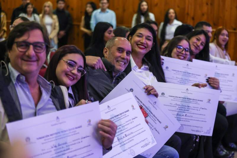 Passalacqua participó de la colación del Itec Iguazú y destacó la formación técnica para el desarrollo turístico 19 Passalacqua participó de la colación del Itec Iguazú y destacó la formación técnica para el desarrollo turístico imagen-18
