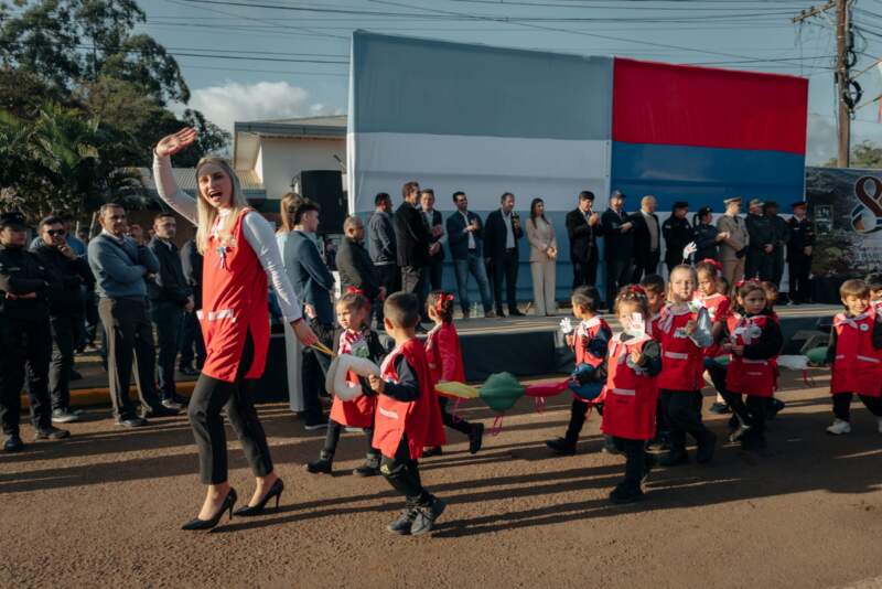 Passalacqua encabezó el acto por el 80° aniversario de El Soberbio: “Solamente juntos se logran las cosas” 11 Passalacqua encabezó el acto por el 80° aniversario de El Soberbio: “Solamente juntos se logran las cosas” imagen-10