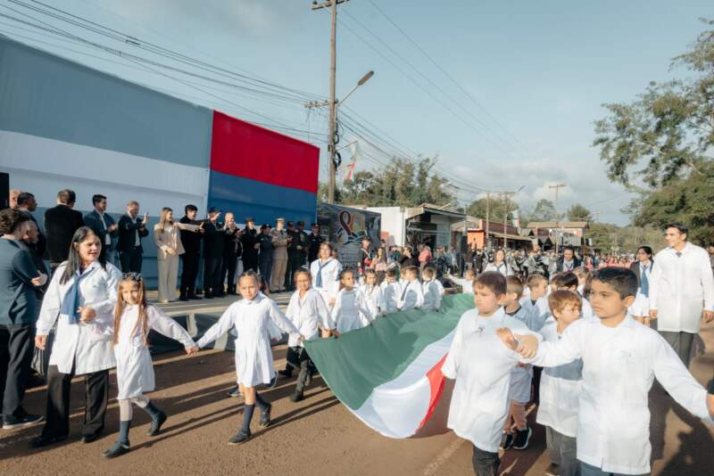 Passalacqua encabezó el acto por el 80° aniversario de El Soberbio: “Solamente juntos se logran las cosas” 17 Passalacqua encabezó el acto por el 80° aniversario de El Soberbio: “Solamente juntos se logran las cosas” imagen-16