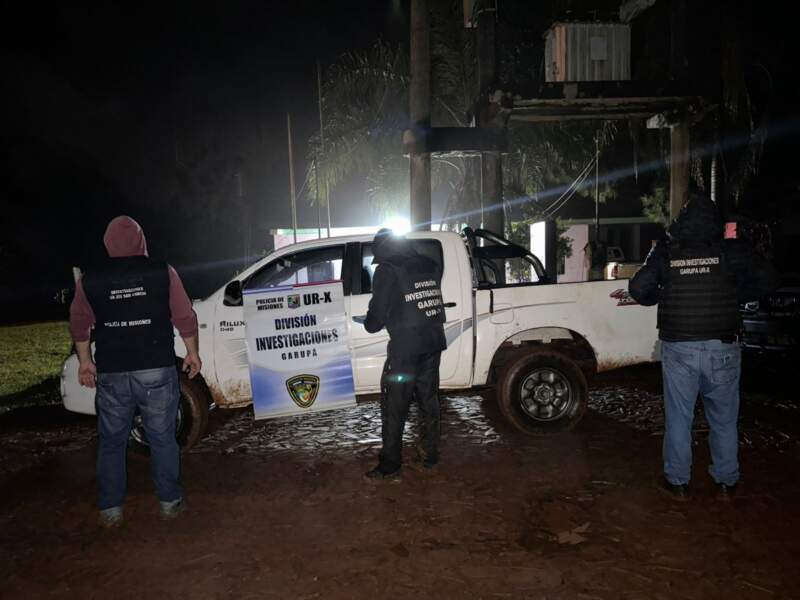 Recuperan dos camionetas robadas y avanzan tras una banda dedicada al robo de vehículos en Misiones 3 Recuperan dos camionetas robadas y avanzan tras una banda dedicada al robo de vehículos en Misiones imagen-2