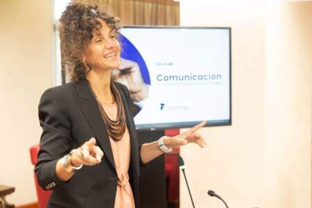 El Consejo de la Magistratura presenta el libro “Saber comunicar para elegir” de Sol Jouliá imagen-11