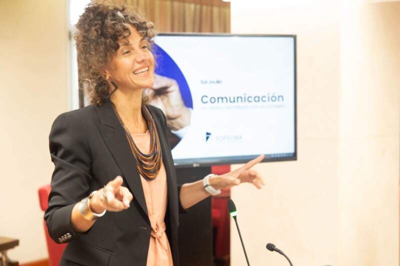 El Consejo de la Magistratura presenta el libro “Saber comunicar para elegir” de Sol Jouliá imagen-12