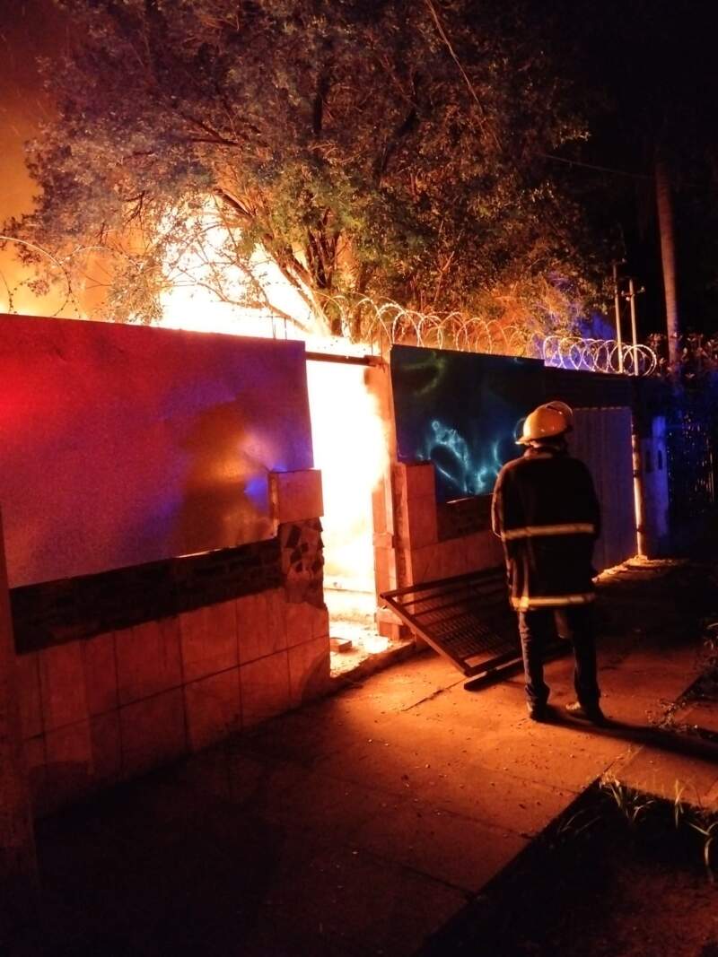 Presunto incendio intencional destruyó una vivienda y dañó otra en Posadas imagen-12