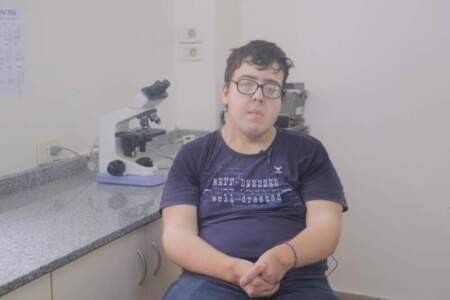 Uno en un millón: iba a la escuela en carreta, fue diagnosticado con la enfermedad más rara de Misiones y hoy apuesta a su sueño Uno en un millón: iba a la escuela en carreta, fue diagnosticado con la enfermedad más rara de Misiones y hoy apuesta a su sueño imagen-7