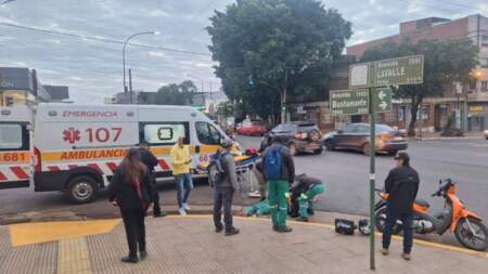 Un peatón de 75 años resultó herido tras ser atropellado por una motocicleta en Posadas imagen-16
