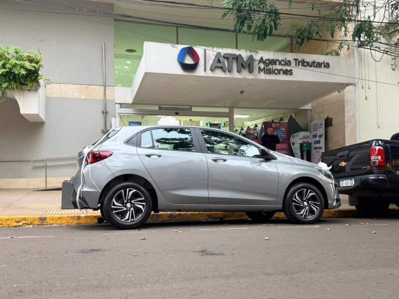 La Agencia Tributaria de Misiones entregó el auto al ganador del sorteo de Consumidores Finales 3 La Agencia Tributaria de Misiones entregó el auto al ganador del sorteo de Consumidores Finales imagen-2