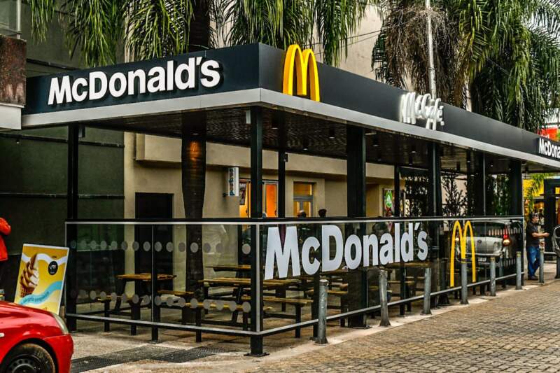 Stelatto celebró la nueva inversión de McDonald’s en Posadas: «Lo más importante son los 53 jóvenes que hoy consiguen un trabajo formal» Stelatto celebró la nueva inversión de McDonald's en Posadas: "Lo más importante son los 53 jóvenes que hoy consiguen un trabajo formal" imagen-10