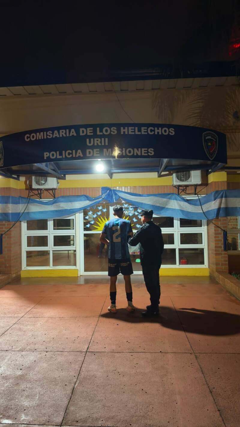 Golpeó al árbitro tras un partido de fútbol y terminó detenido en Los Helechos imagen-8