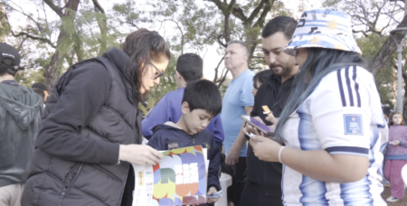 Jóvenes Mundialistas reunió a más de 50 emprendedores y familias en el Parque Paraguayo con juegos, figuritas y actividades recreativas imagen-4