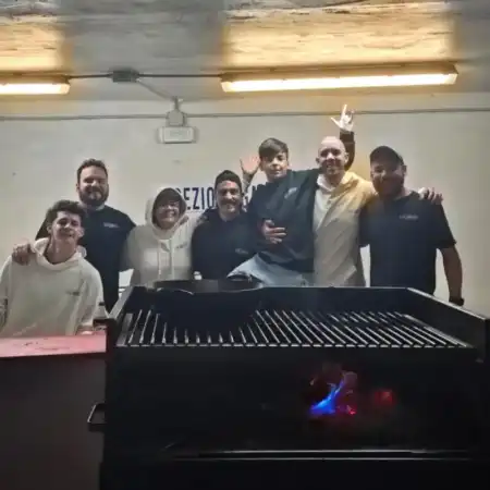 Jóvenes misioneros inauguran restaurante argentino en Italia y llevan los sabores del NEA a Europa imagen-11