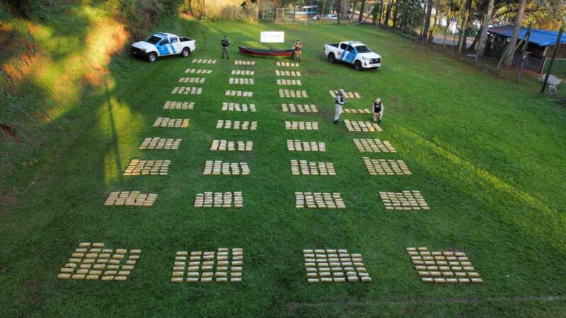 Golpe histórico al narcotráfico en Misiones: Prefectura incautó más de una tonelada de droga en el río Paraná imagen-2