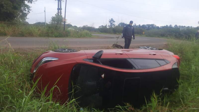 Despistó con su automóvil y terminó hospitalizado en Posadas imagen-10