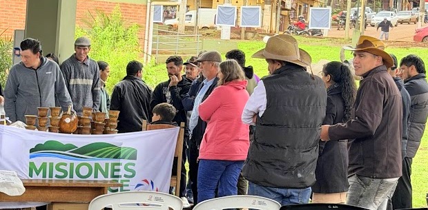 "Misiones Produce" entregó 270 kilos de semillas agroecológicas a casi 100 familias productoras 11 "Misiones Produce" entregó 270 kilos de semillas agroecológicas a casi 100 familias productoras imagen-10