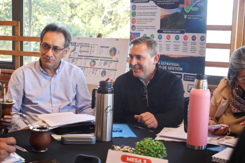Montecarlo reunió al Gabinete provincial y a municipios para coordinar obras y proyectos imagen-9
