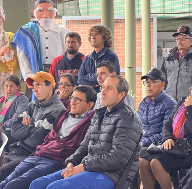 "Misiones Produce" entregó 270 kilos de semillas agroecológicas a casi 100 familias productoras 13 "Misiones Produce" entregó 270 kilos de semillas agroecológicas a casi 100 familias productoras imagen-12