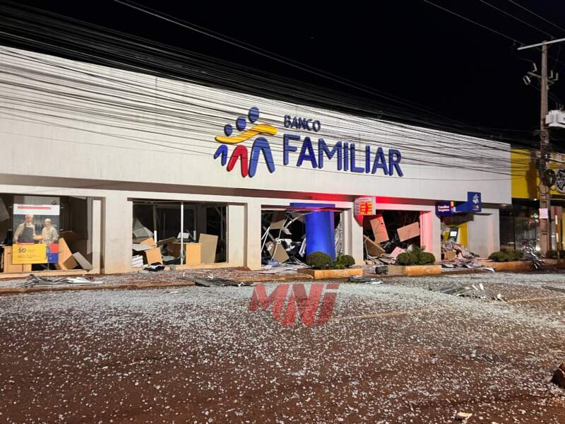 Paraguay: con una intensa balacera, grupo armado asaltó tres bancos y una casa de cambios en Santa Rita, a 95 km de Puerto Iguazú imagen-13