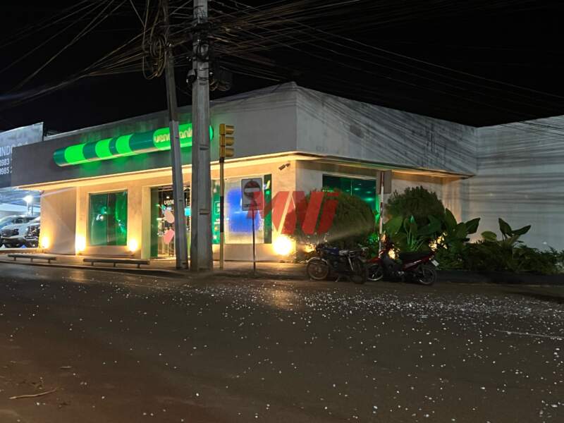Paraguay: con una intensa balacera, grupo armado asaltó tres bancos y una casa de cambios en Santa Rita, a 95 km de Puerto Iguazú 5 Paraguay: con una intensa balacera, grupo armado asaltó tres bancos y una casa de cambios en Santa Rita, a 95 km de Puerto Iguazú imagen-4