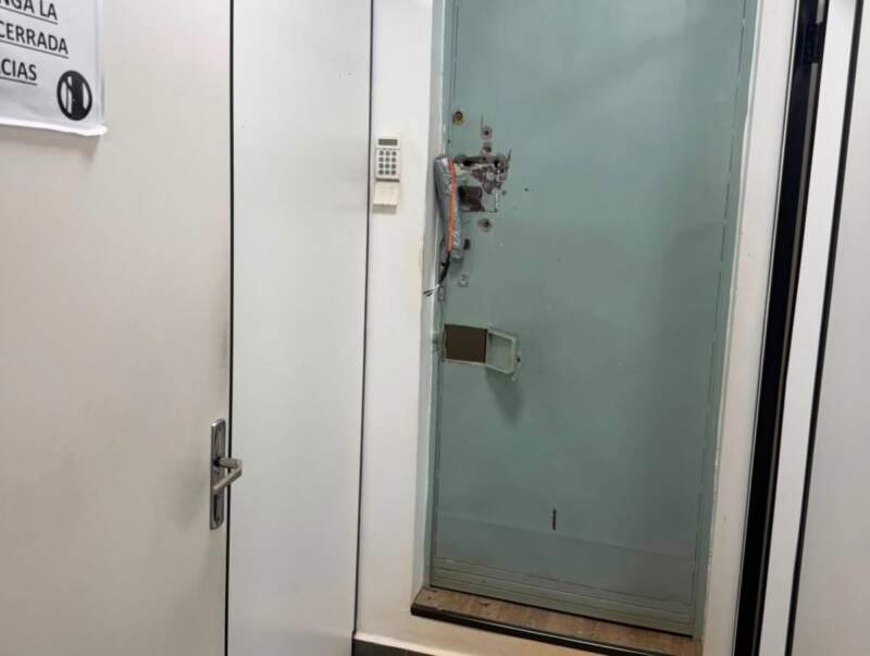 Paraguay: con una intensa balacera, grupo armado asaltó tres bancos y una casa de cambios en Santa Rita, a 95 km de Puerto Iguazú 9 Paraguay: con una intensa balacera, grupo armado asaltó tres bancos y una casa de cambios en Santa Rita, a 95 km de Puerto Iguazú imagen-8