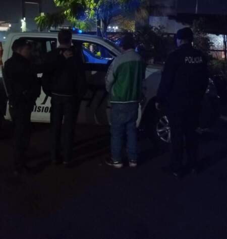 Un conductor alcoholizado fue detenido tras chocar un vehículo y darse a la fuga en Alem imagen-5