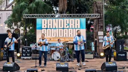 Entre música, locro y solidaridad, "Bandera Solidaria" reunió donaciones para asistir a familias vulnerables en Posadas imagen-5