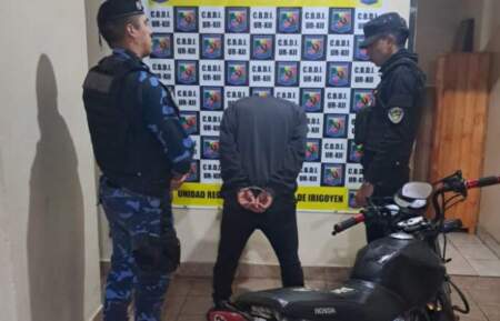 Preso y con la moto secuestrada por atormentar a los vecinos con contraexplosiones y “willy” en la costanera de Irigoyen imagen-5