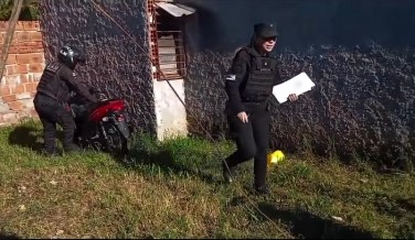 Policías siguieron las pistas de un robo y una madre reveló dónde su hijo ocultaba la motocicleta sustraída Policías siguieron las pistas de un robo y una madre reveló dónde su hijo ocultaba la motocicleta sustraída imagen-5