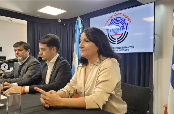 Audiencias Públicas en la Legislatura: postulantes presentaron sus antecedentes, trayectoria y experiencia profesional 8 Audiencias Públicas en la Legislatura: postulantes presentaron sus antecedentes, trayectoria y experiencia profesional imagen-7